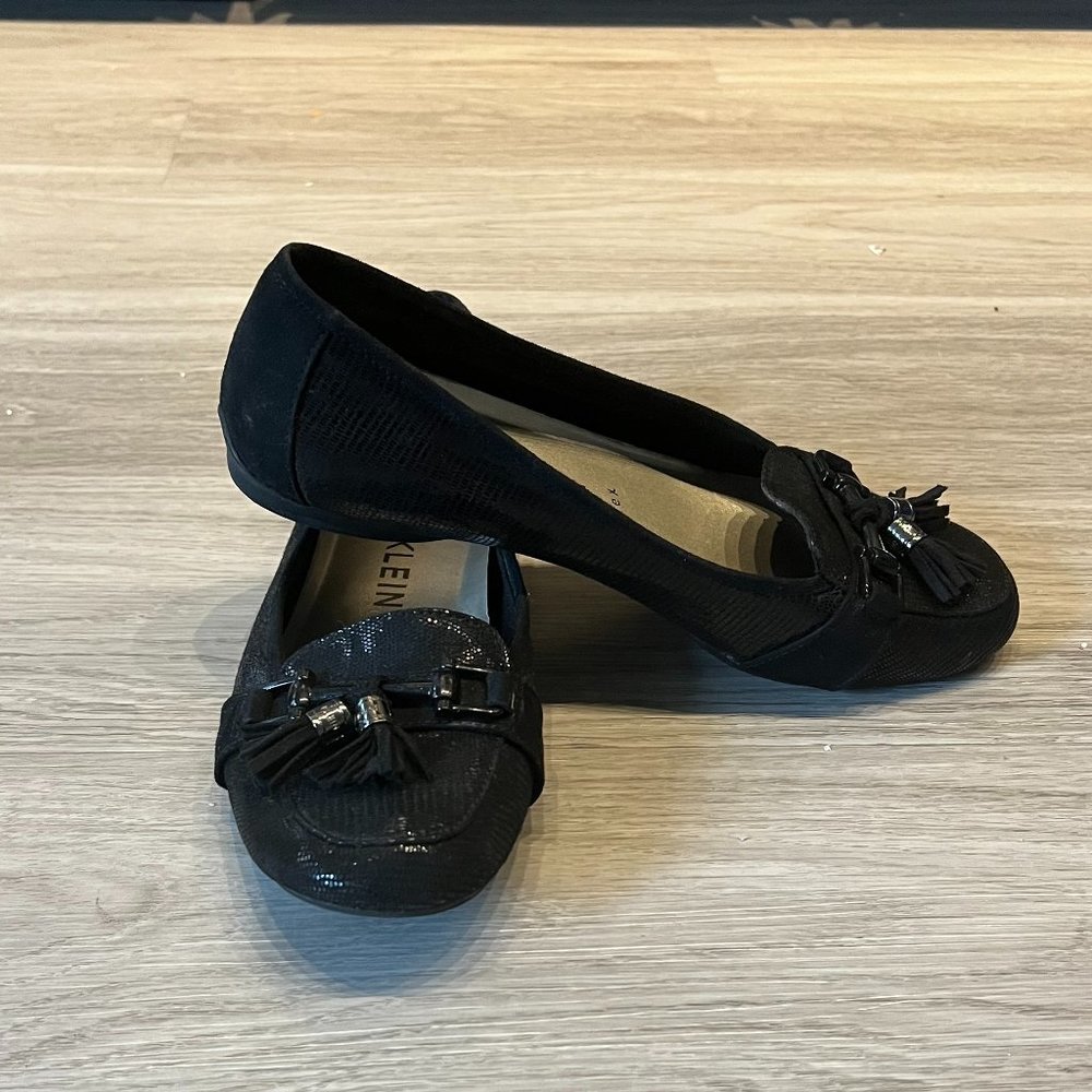 Black Tasseled Ballet Flats/Loafers / Anne Klein (9.5W)